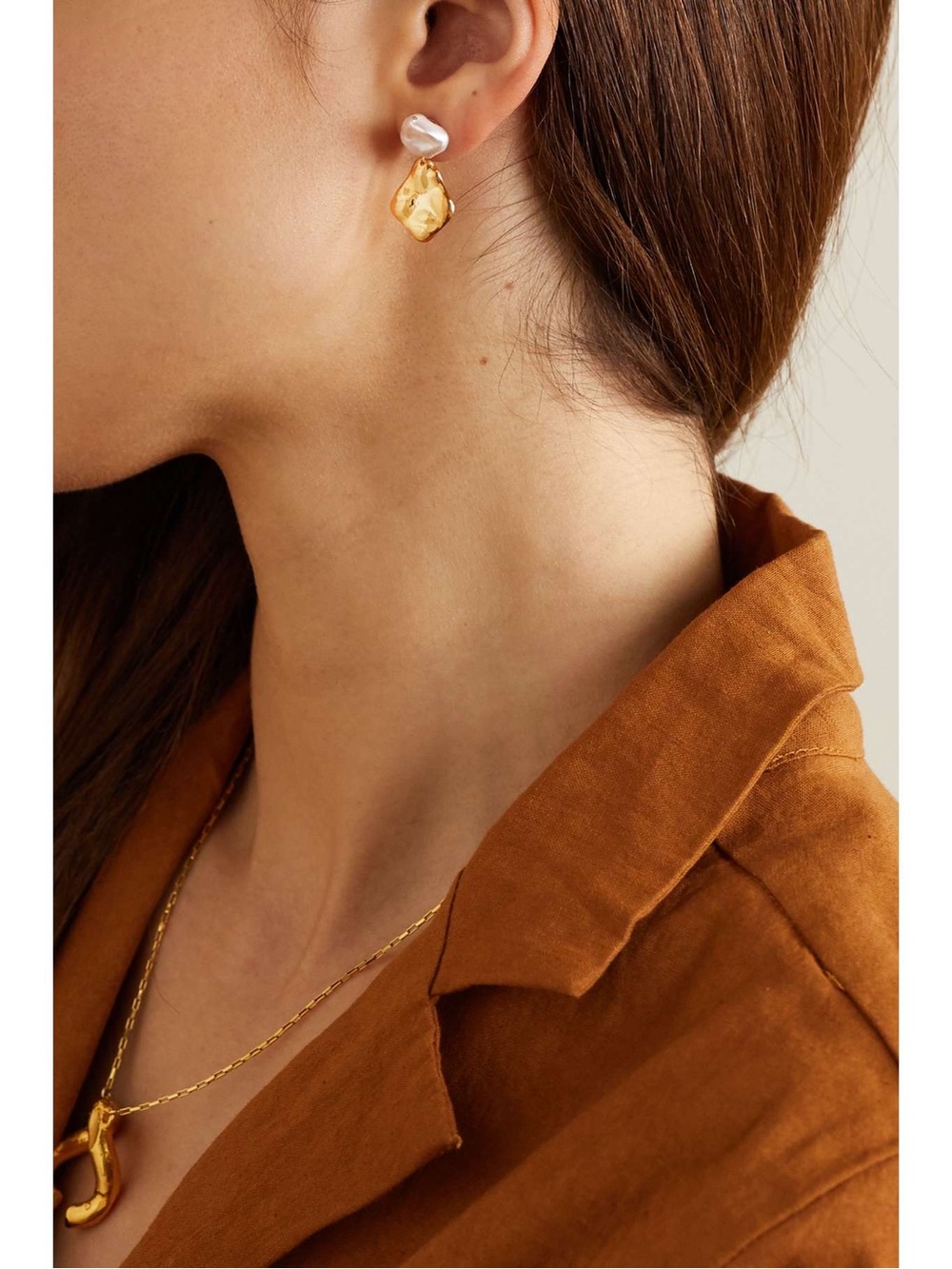 Chan Luu Gold-tone Hammered Drops with White Pearl Tops - Picture 3 of 5